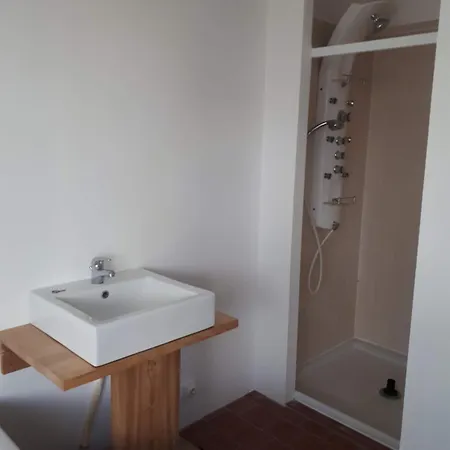 Apartman Maisonnette Avec Jardin Hyper Centre Angers